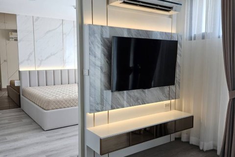 Студия в кондо в Ваттхане, Бангкок, Таиланд № 147778 - фото 2