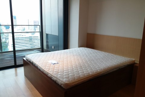 Condo à Yan Nawa, Bangkok, Thaïlande, 2 chambres № 143664 - photo 8