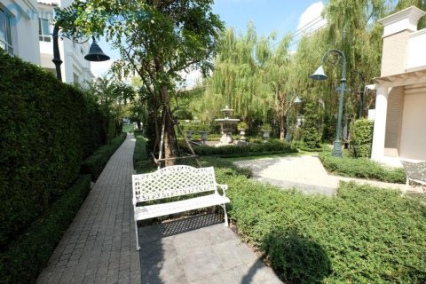 Таунхаус в Пхракханонге, Бангкок, Таиланд с 4 спальнями № 143661 - фото 16