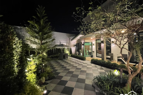 House in Bangkok, Thailand 3 bedrooms № 190391 - photo 2