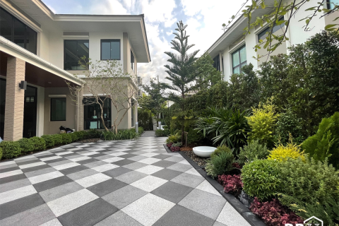 House in Bangkok, Thailand 3 bedrooms № 190391 - photo 8