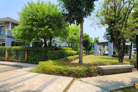 House in Bangkok, Thailand 5 bedrooms № 190390