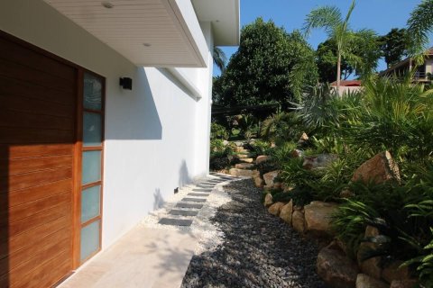 Villa in Ko Samui, Thailand 3 bedrooms № 154242 - photo 18