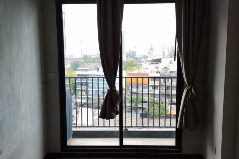 Студия в кондо в Ваттхане, Бангкок, Таиланд № 140751 - фото 7