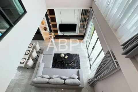Casa de 4 dormitorios en Pattaya, Tailandia № 211836 - foto 10