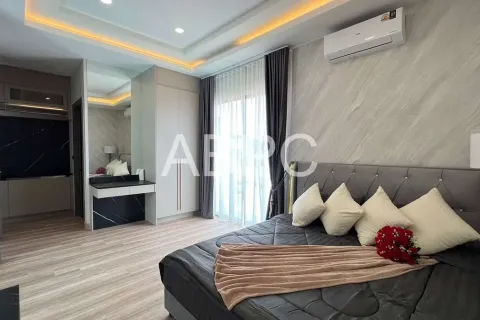 Casa de 4 dormitorios en Pattaya, Tailandia № 211836 - foto 9