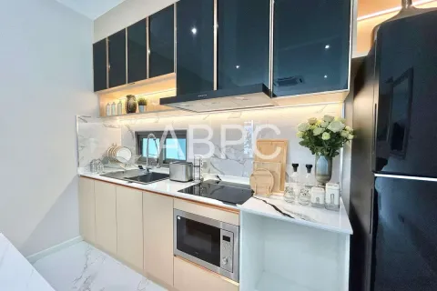 Casa de 4 dormitorios en Pattaya, Tailandia № 211839 - foto 6