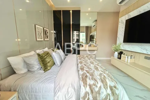 Casa de 4 dormitorios en Pattaya, Tailandia № 211839 - foto 9