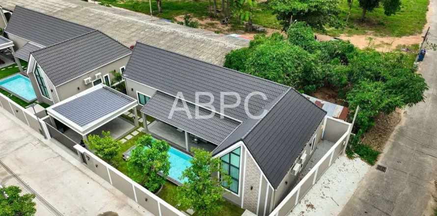 Casa de 3 dormitorios en Pattaya, Tailandia № 211835