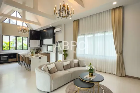 Casa de 3 dormitorios en Pattaya, Tailandia № 211835 - foto 5