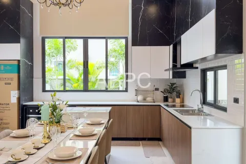 Casa de 3 dormitorios en Pattaya, Tailandia № 211835 - foto 9