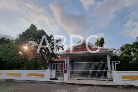 Casa de 3 dormitorios en Pattaya, Tailandia № 211837 - foto 10