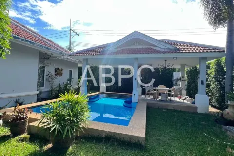 Casa de 3 dormitorios en Pattaya, Tailandia № 211837 - foto 3