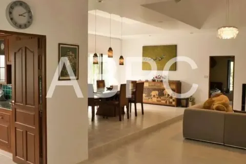Casa de 3 dormitorios en Pattaya, Tailandia № 211837 - foto 7