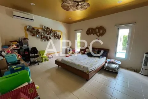 Casa de 3 dormitorios en Pattaya, Tailandia № 211837 - foto 9