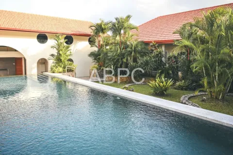 Casa de 5 dormitorios en Pattaya, Tailandia № 211840 - foto 14
