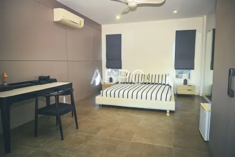 Casa de 5 dormitorios en Pattaya, Tailandia № 211840 - foto 6