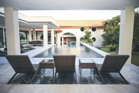 Maison à Pattaya, Thaïlande 5 chambres № 211840