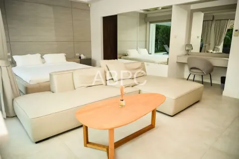 Casa de 5 dormitorios en Pattaya, Tailandia № 211840 - foto 4