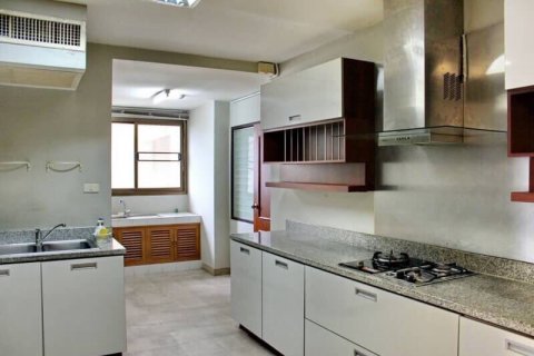 Condo in Bangkok, Thailand, 4 bedrooms  № 143794 - photo 20