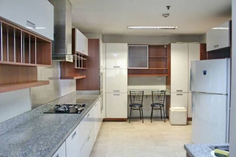 Condo in Bangkok, Thailand, 4 bedrooms  № 143794 - photo 19