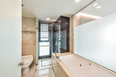Condo in Bangkok, Thailand, 2 bedrooms № 201889 - photo 5