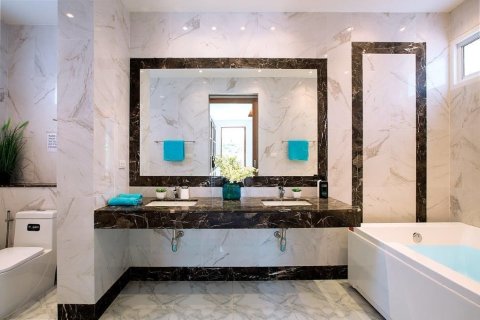 Villa in Phuket, Thailand 5 bedrooms № 158385 - photo 4