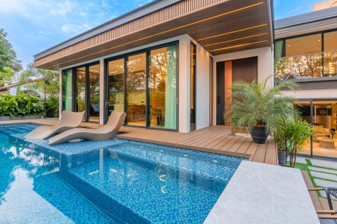 House in Pattaya, Thailand 4 bedrooms № 173866 - photo 4