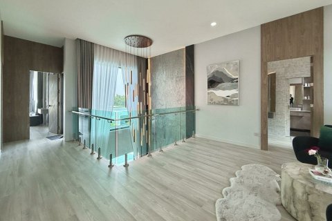 Penthouse in Pattaya, Thailand 4 bedrooms № 172408 - photo 7