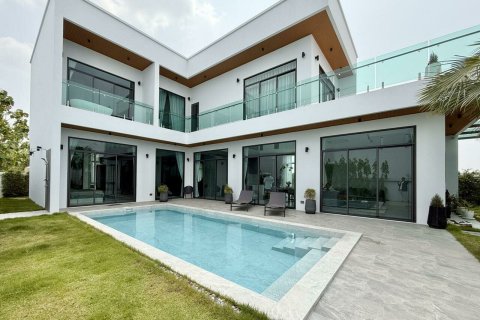 Penthouse in Pattaya, Thailand 4 bedrooms № 172408 - photo 2