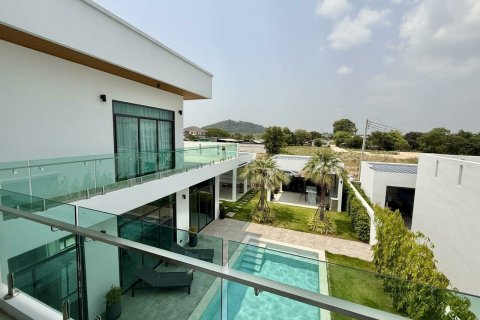 Penthouse in Pattaya, Thailand 4 bedrooms № 172408 - photo 16