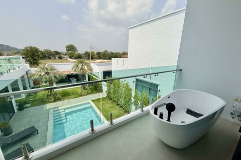 Penthouse in Pattaya, Thailand 4 bedrooms № 172408 - photo 15