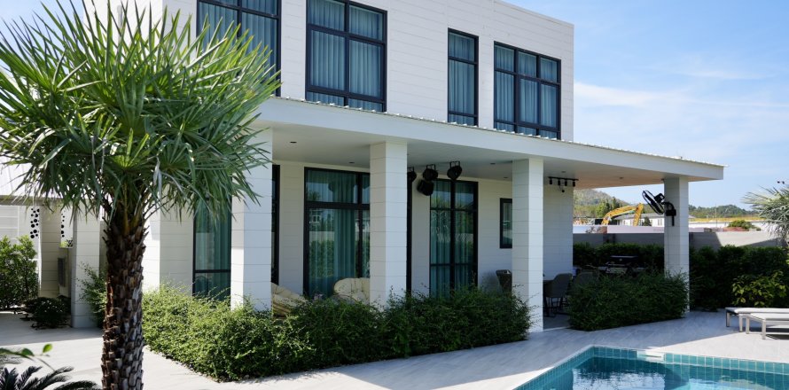 Villa in Phuket, Thailand 5 bedrooms № 156866