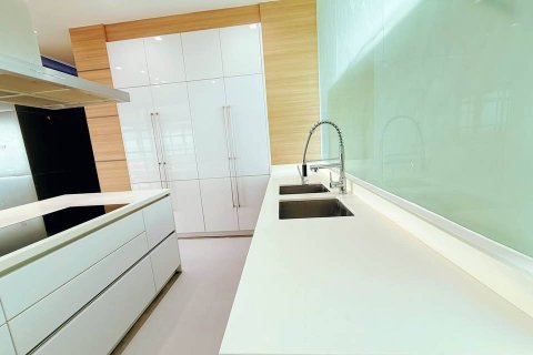 Condominio de 3 dormitorios en Bangkok, Tailandia № 181165 - foto 6
