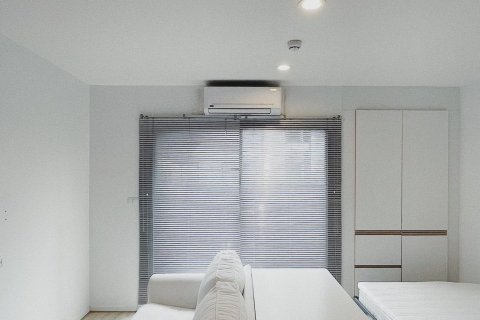 Студия в кондо в Клонг Тоэй, Бангкок, Таиланд № 151537 - фото 2