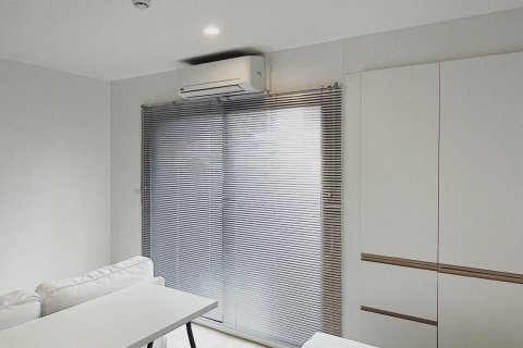 Студия в кондо в Клонг Тоэй, Бангкок, Таиланд № 151537 - фото 3