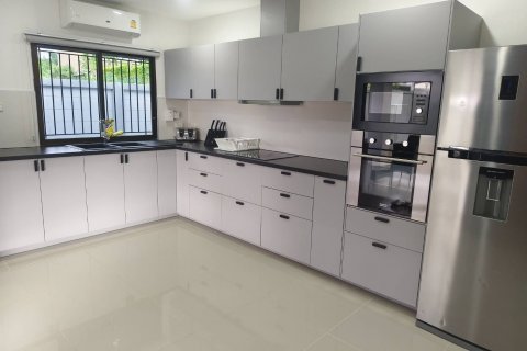 Villa in Pattaya, Thailand 3 bedrooms № 145291 - photo 8