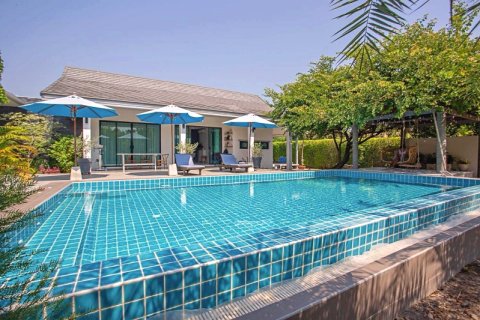 Villa in Hua Hin, Thailand 3 bedrooms № 168374 - photo 2