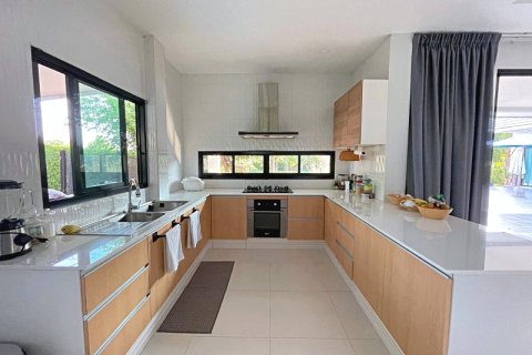 Villa in Hua Hin, Thailand 3 bedrooms № 168374 - photo 18