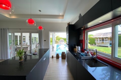 Villa in Hua Hin, Thailand 4 bedrooms № 168371 - photo 12