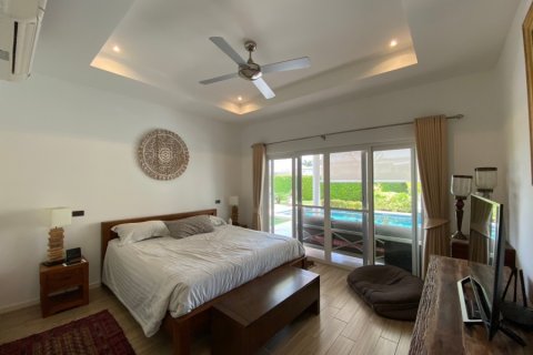 Villa in Hua Hin, Thailand 4 bedrooms № 168371 - photo 14