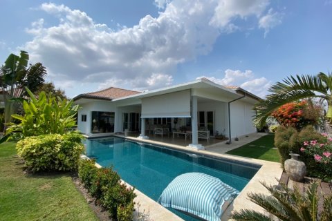 Villa in Hua Hin, Thailand 4 bedrooms № 168371