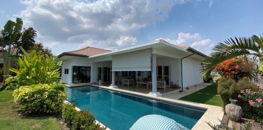 Villa in Hua Hin, Thailand 4 bedrooms № 168371