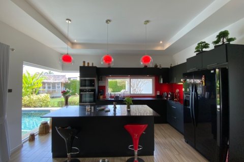 Villa in Hua Hin, Thailand 4 bedrooms № 168371 - photo 11