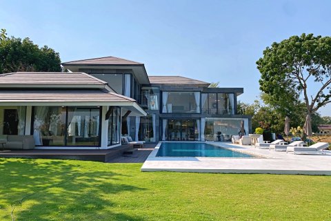 Villa in Cha-am, Thailand 4 bedrooms № 168373 - photo 2