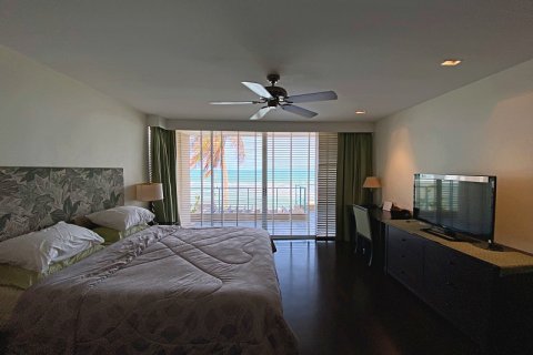 Condo in Hua Hin, Thailand, 3 bedrooms  № 168370 - photo 22