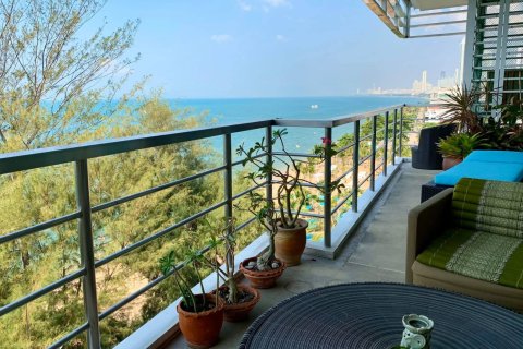 Condo in Pattaya, Thailand, 2 bedrooms № 155270 - photo 1
