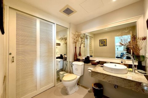 Condo in Pattaya, Thailand, 2 bedrooms № 155270 - photo 10