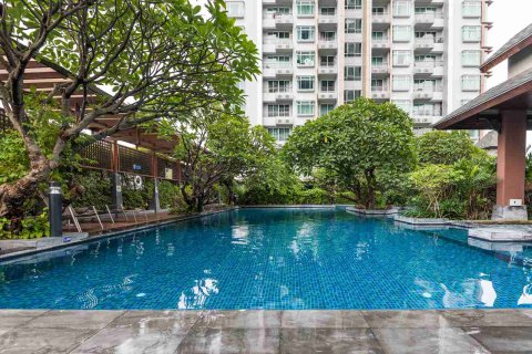 Condo in Bangkok, Thailand, 1 bedroom  № 183459 - photo 2