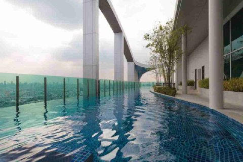 Condo in Bangkok, Thailand, 2 bedrooms № 183457 - photo 2